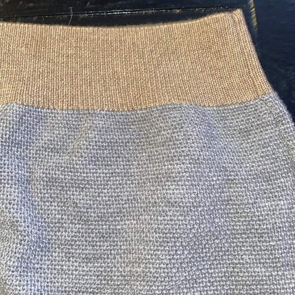 Brooks Brothers 100% Merino Wool sweater v - Picture 7 of 7